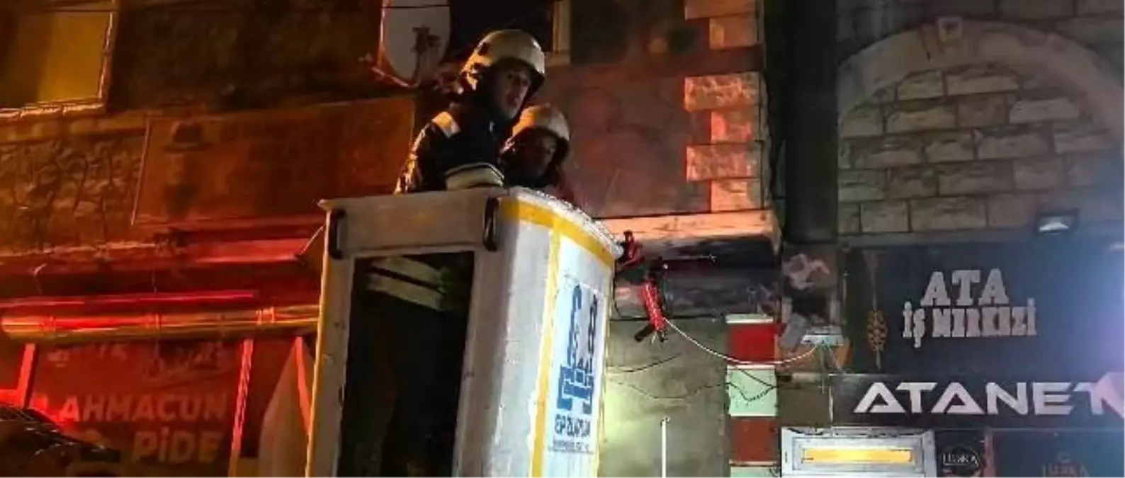 Erzurum'da İş Merkezinde Havalandırma Kaynağından Yangın