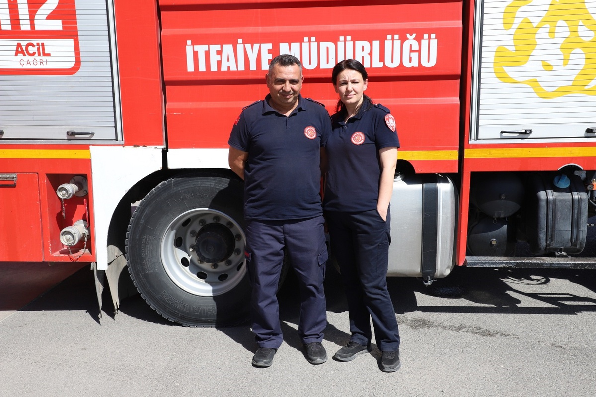 Yangın ve Afetlerde Eşleriyle Birlikte Mücadele Eden İtfaiye Çifti