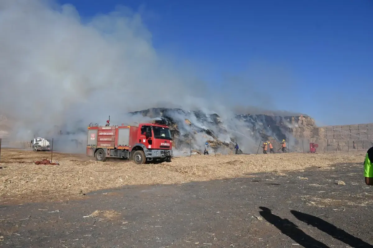 Mardin'de Mısır Balyaları Depolama Alanında Yangın Çıktı