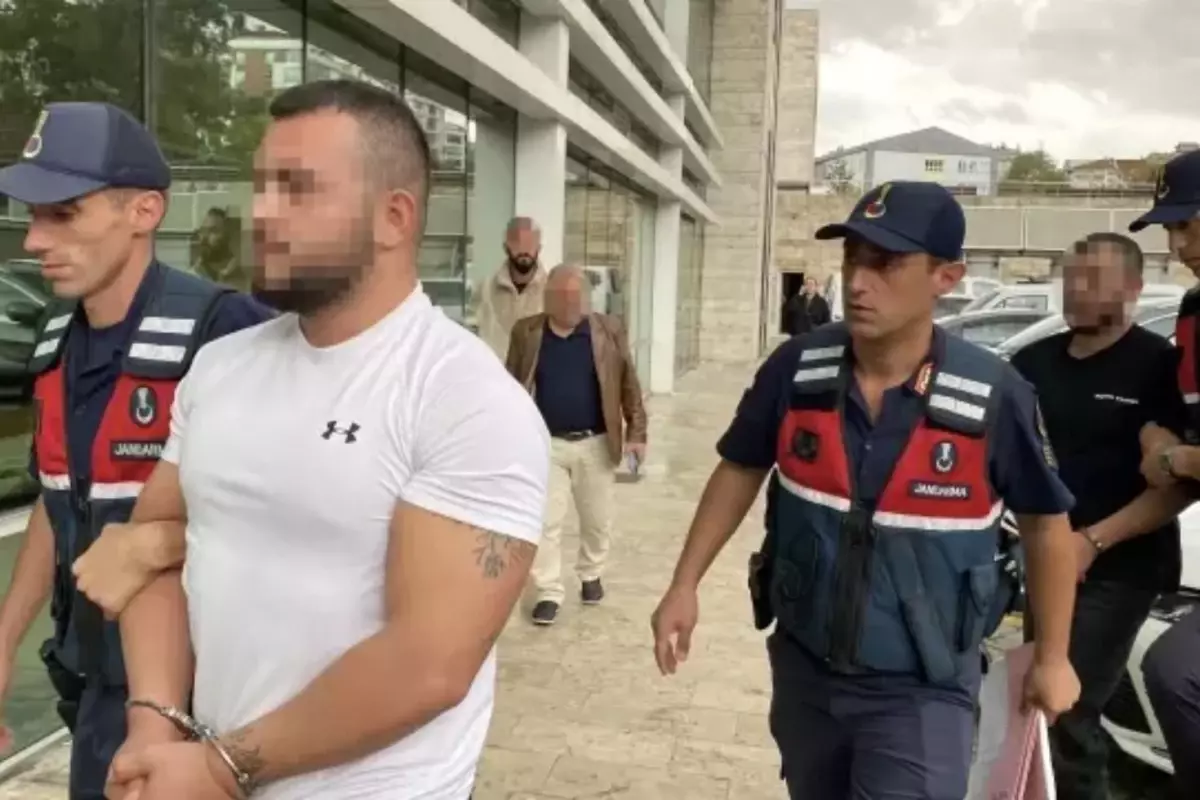 Otelin önünden kaçırdıkları adama ormanda kabusu yaşattılar