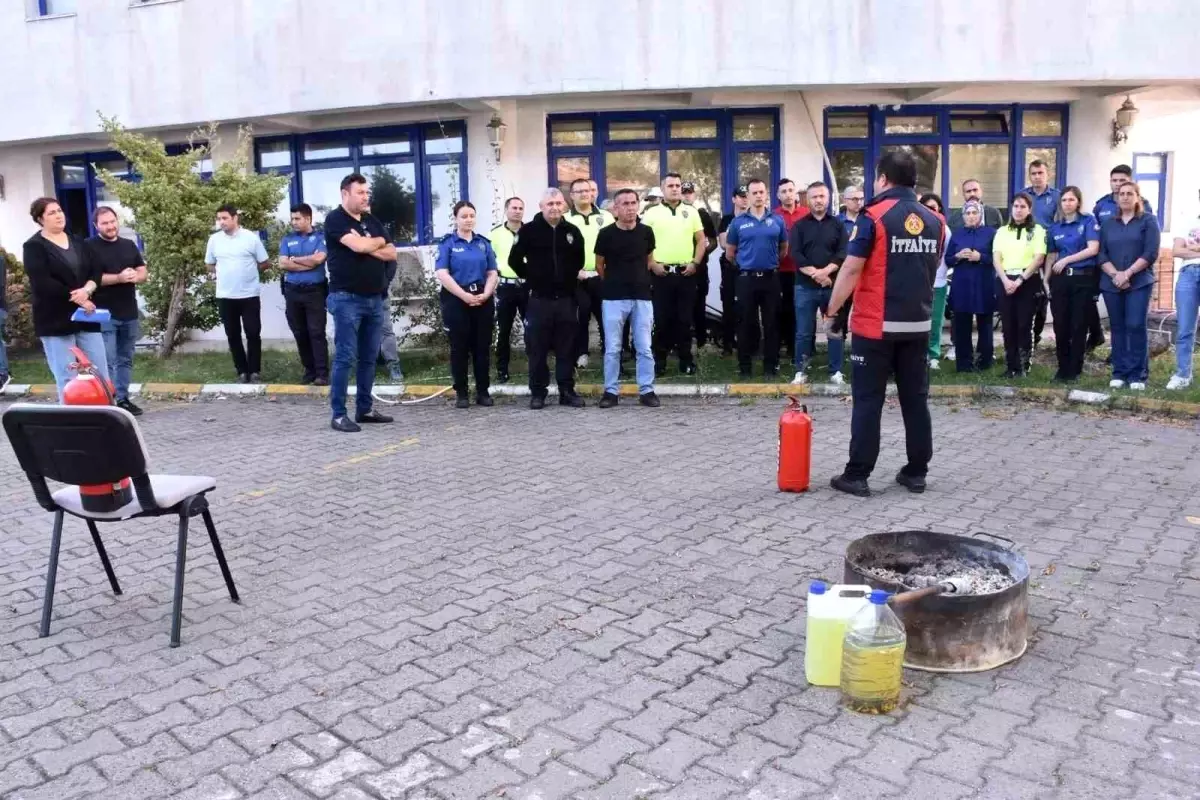 Sinop'ta Emniyet Personeline Yangın Söndürme Tatbikatı