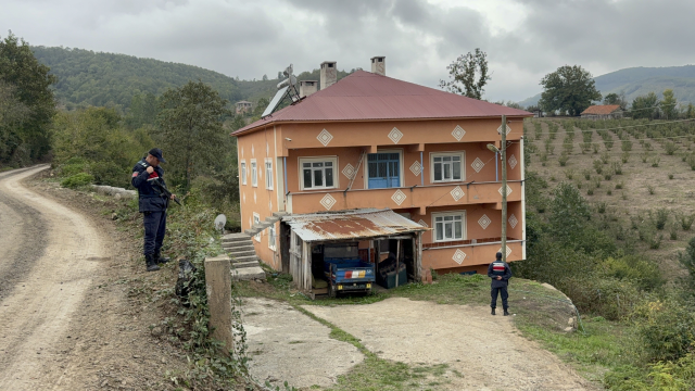 uzerindeki kan izleri katili ele verdi esini 19088711 9670 m