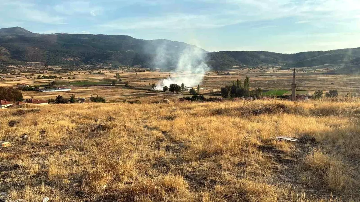 Yeşilova'da Arazi Yangını Kontrol Altına Alındı