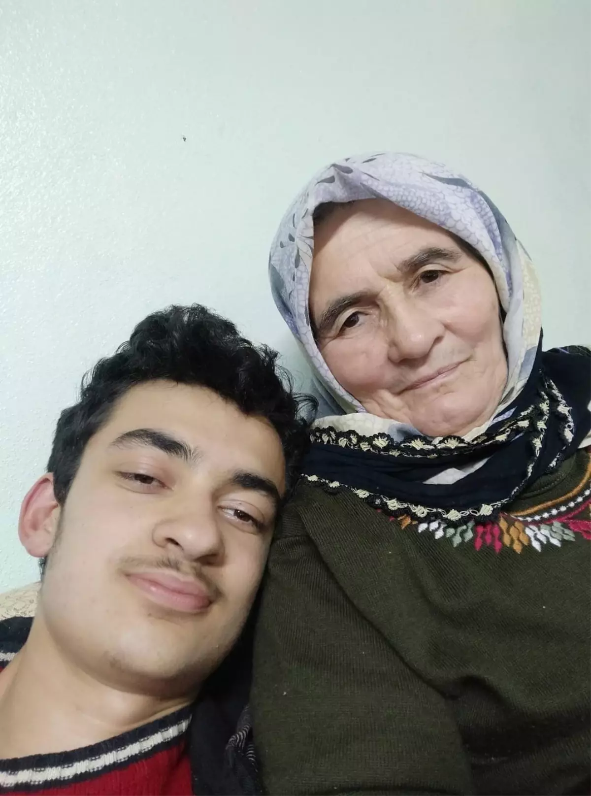 Mersin'de Hayatını Kaybeden Babaanne ve Torunu Yan Yana Defnedildi