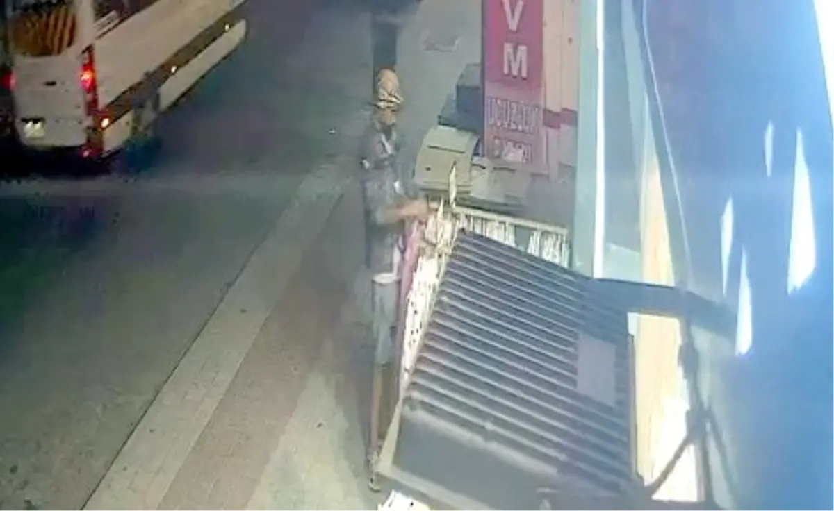 Avcılar'da Pijama Hırsızlığı: Yabancı Uyruklu İki Şüpheli Kaçtı