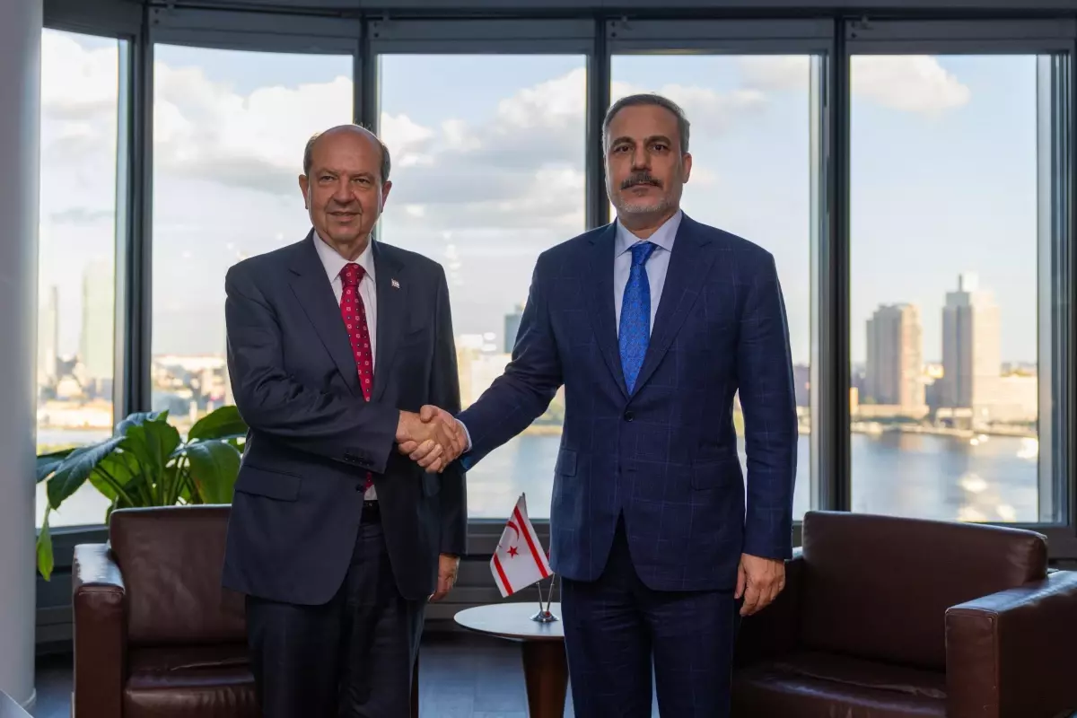 Bakan Fidan, KKTC Cumhurbaşkanı Tatar ile görüştü