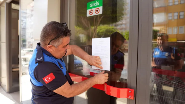 belediye ekipleri iki zincir marketi muhurledi 19092408 9762 m