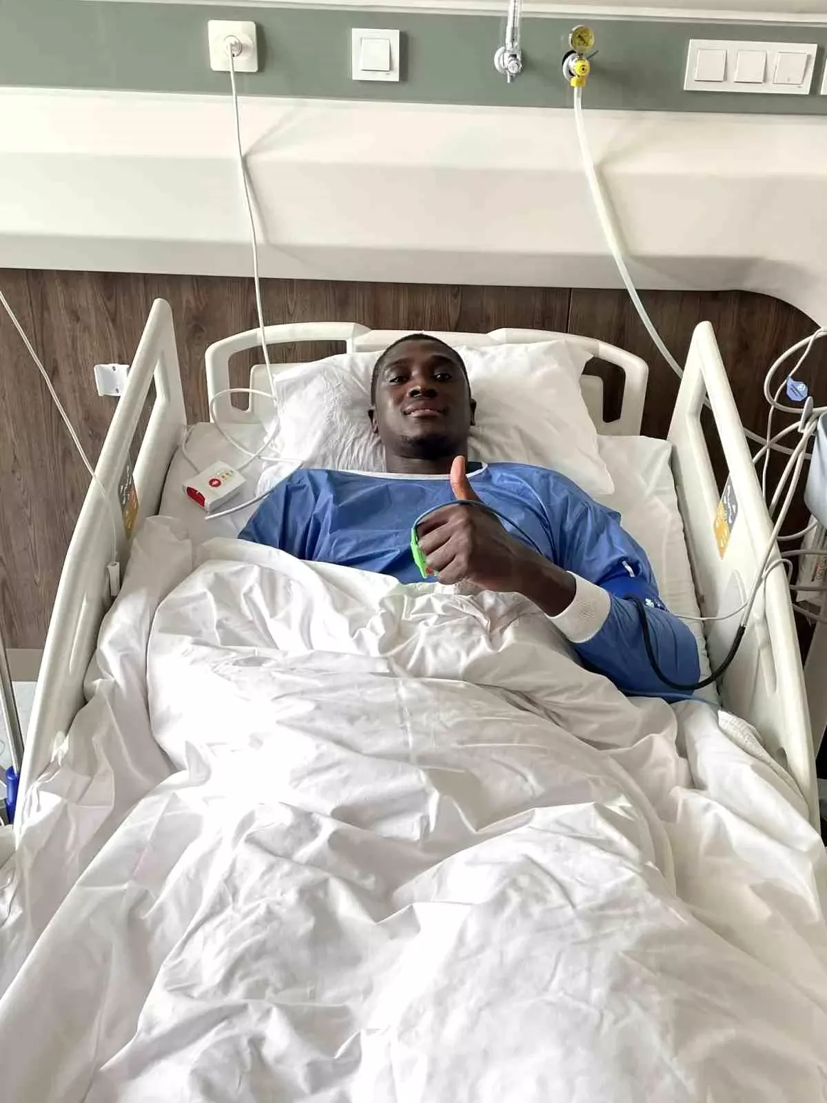 Jilson Bango Diz Ameliyatı Geçirdi