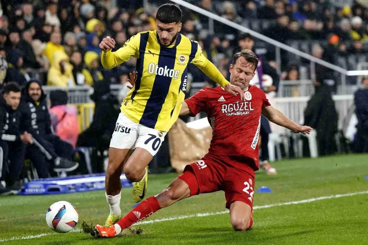 Fenerbahçe, Antalyaspor ile 59. Randevusuna Çıkıyor