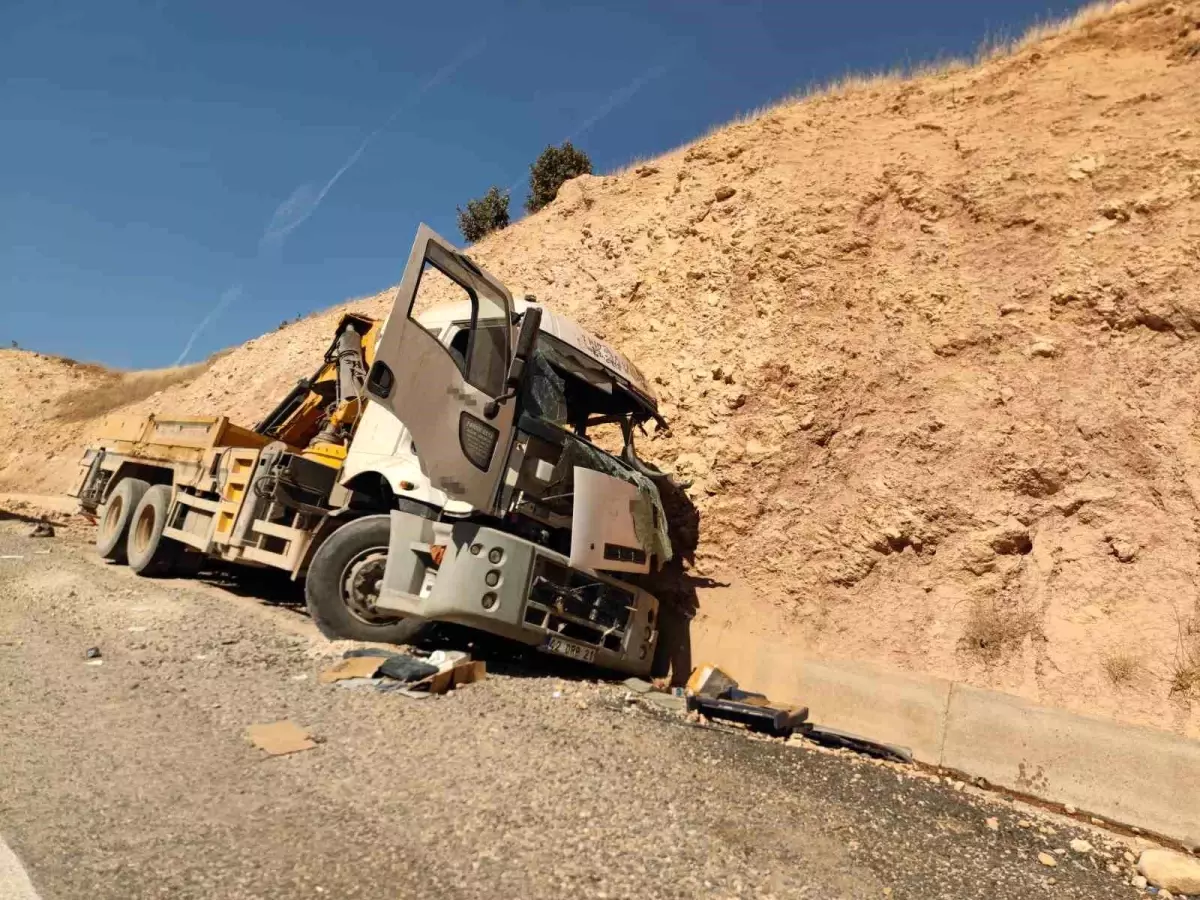 Siirt'te Freni Boşalan Vinç Kazası: 1 Ölü, 1 Yaralı