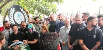 Sanatçı Güllü son yolculuğuna uğurlandı