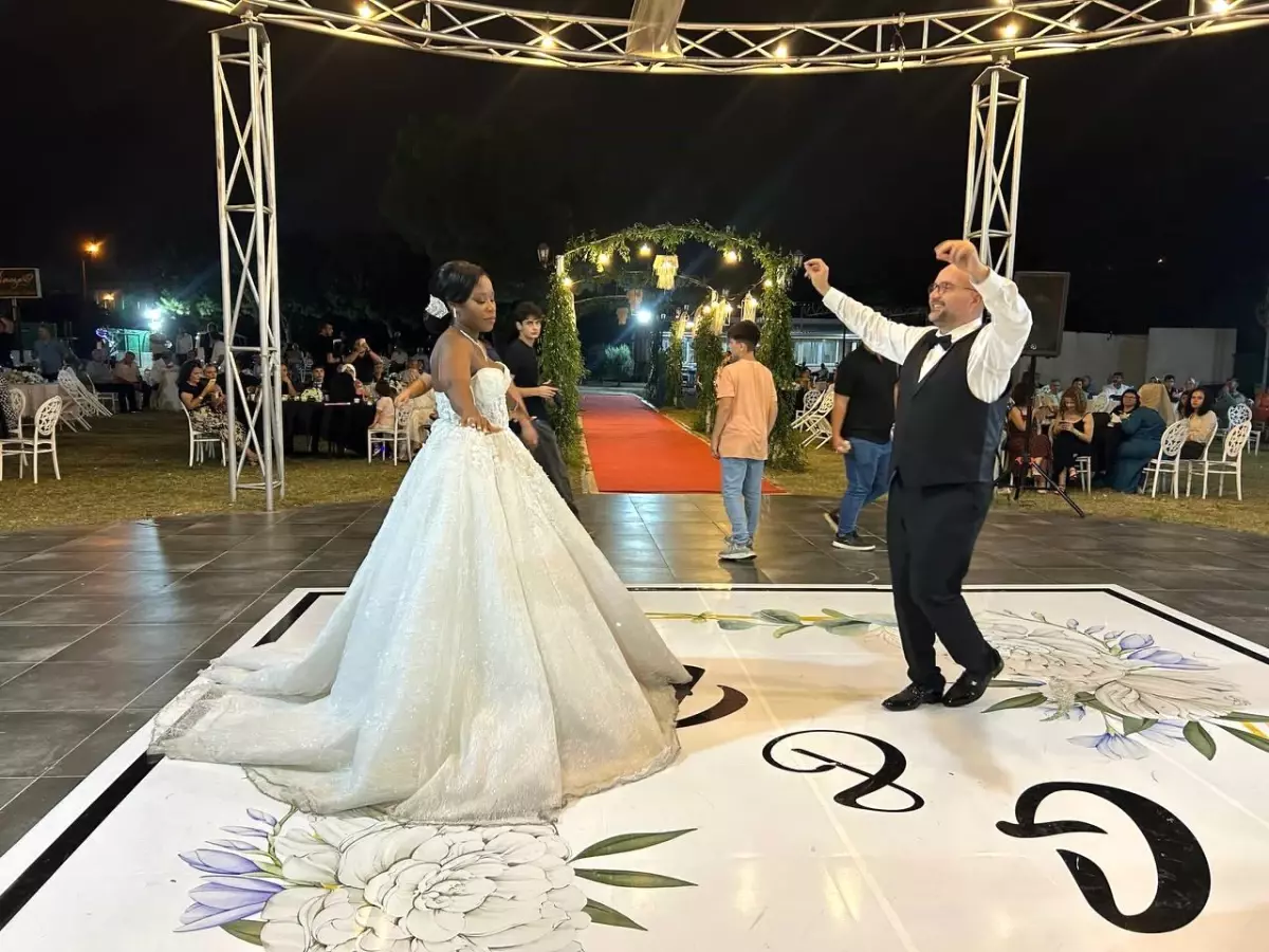 Hatay'da Kıtalar Arası Düğün: Bayram ve Gifty'nin Eğlenceli Anları