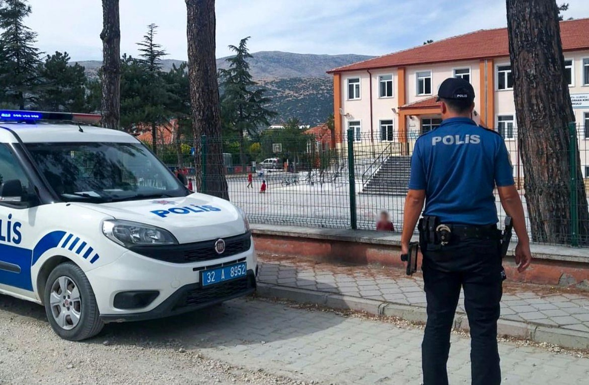 Isparta'da Okul Önleri ve Asayiş Denetimleri