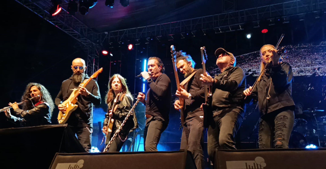 Kıraç did not forget Güllü at the concert