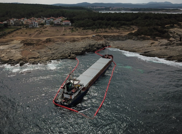 kocaeli de karaya oturan kuru yuk gemisi icin 19093643 2597 m