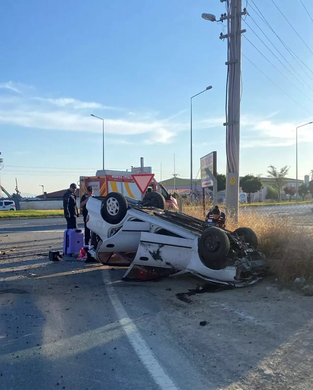 Konya'da Takla Atan Araçta 5 Kişi Yaralandı