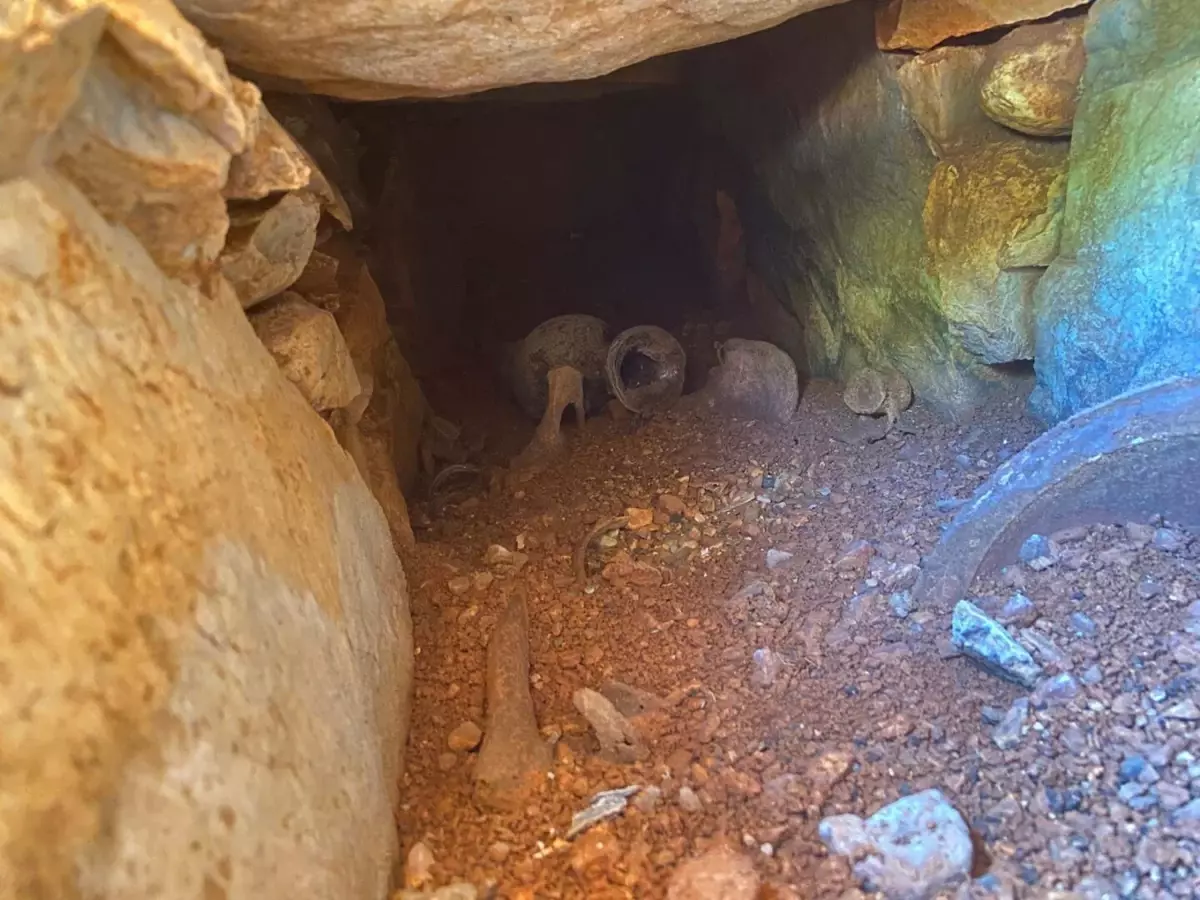 Muğla'da Su Deposu Kazısında 6 Mezar Bulundu