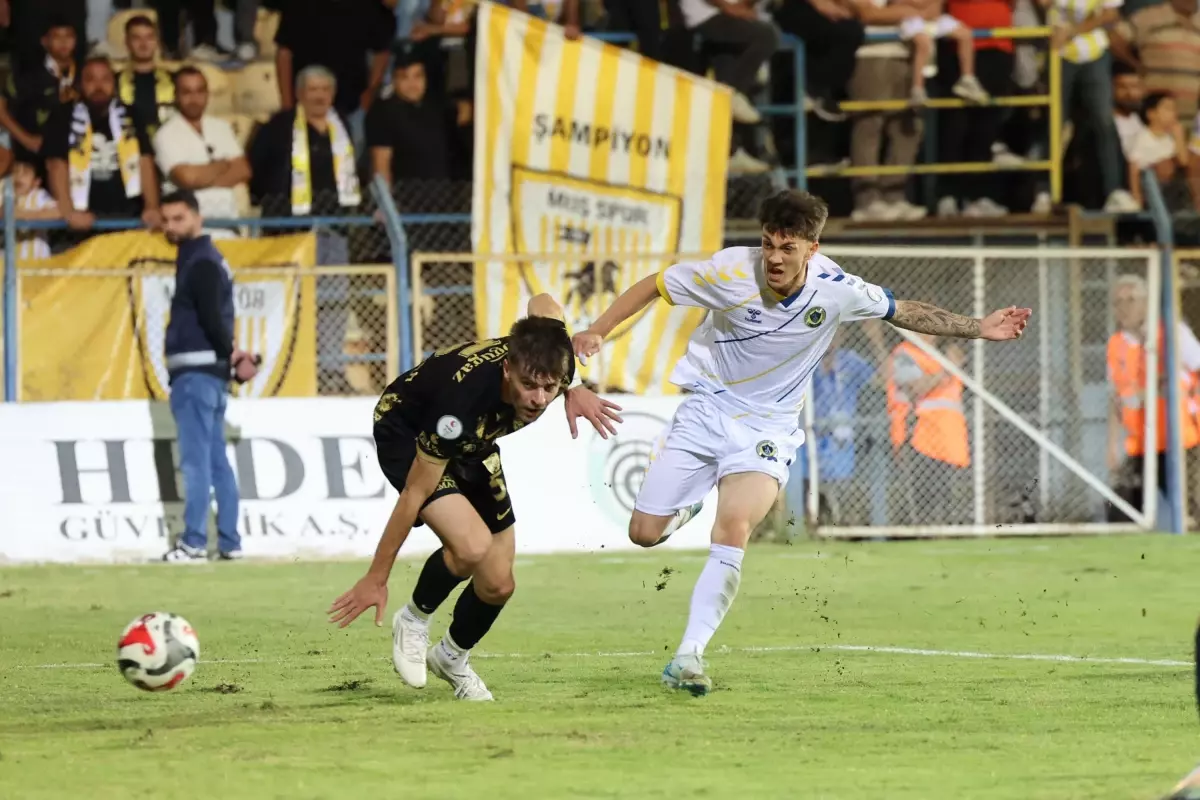 Menemen FK, Muşspor'u 4-1 yenerek zirve yarışını sürdürüyor