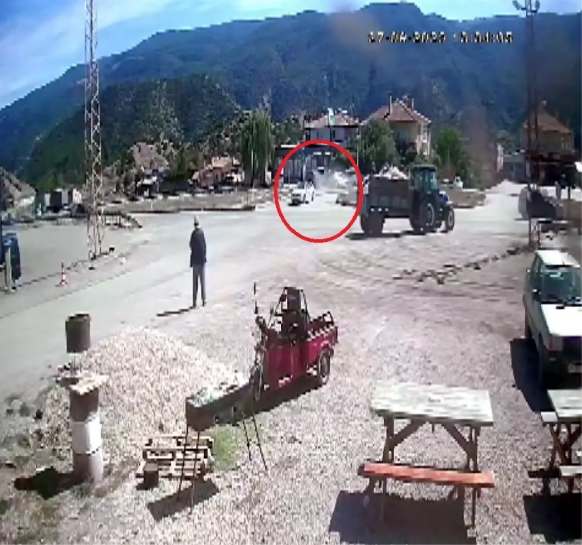 Kastamonu'da Kavşakta İki Otomobil Çarpıştı: 2 Yaralı