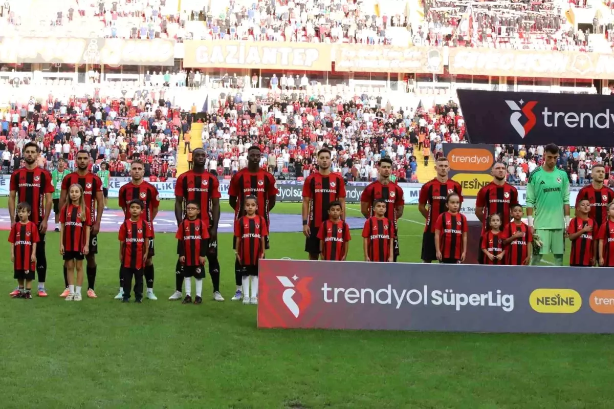 Trendyol Süper Lig: Gaziantep FK: 0 Samsunspor: 2 (Maç devam ediyor)