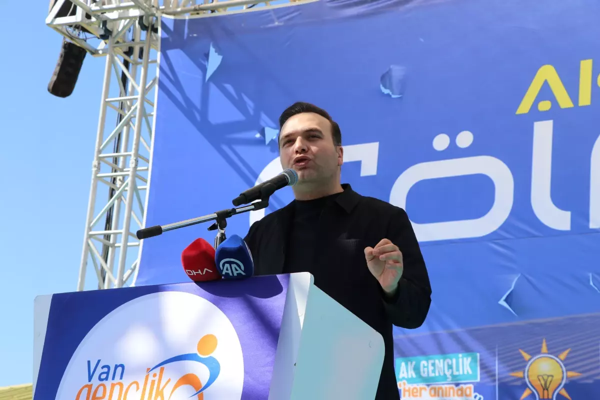 AK Parti Gençlik Kolları Genel Başkanı İbiş: 'Bu ülke gençleri olarak kardeşliğimizi hep beraber büyüteceğiz'