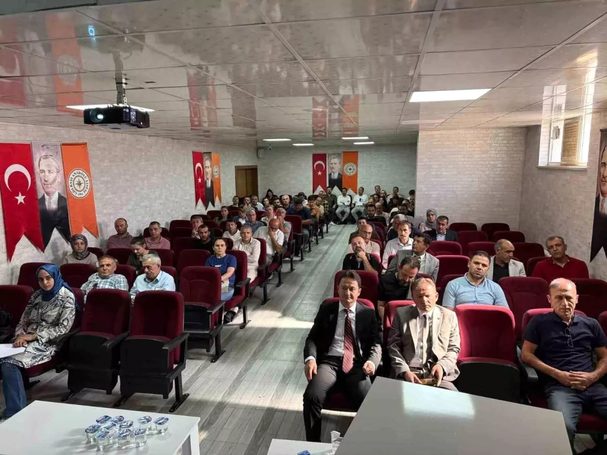 Gölbaşı'nda Eğitim Kalitesini Artırmak İçin AR-GE Toplantısı Düzenlendi