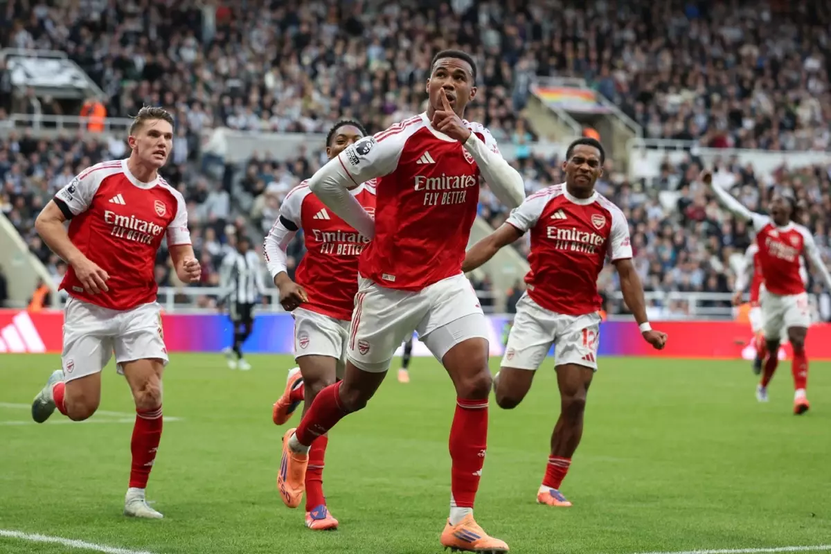 Arsenal'e 90+6'da hayat öpücüğü