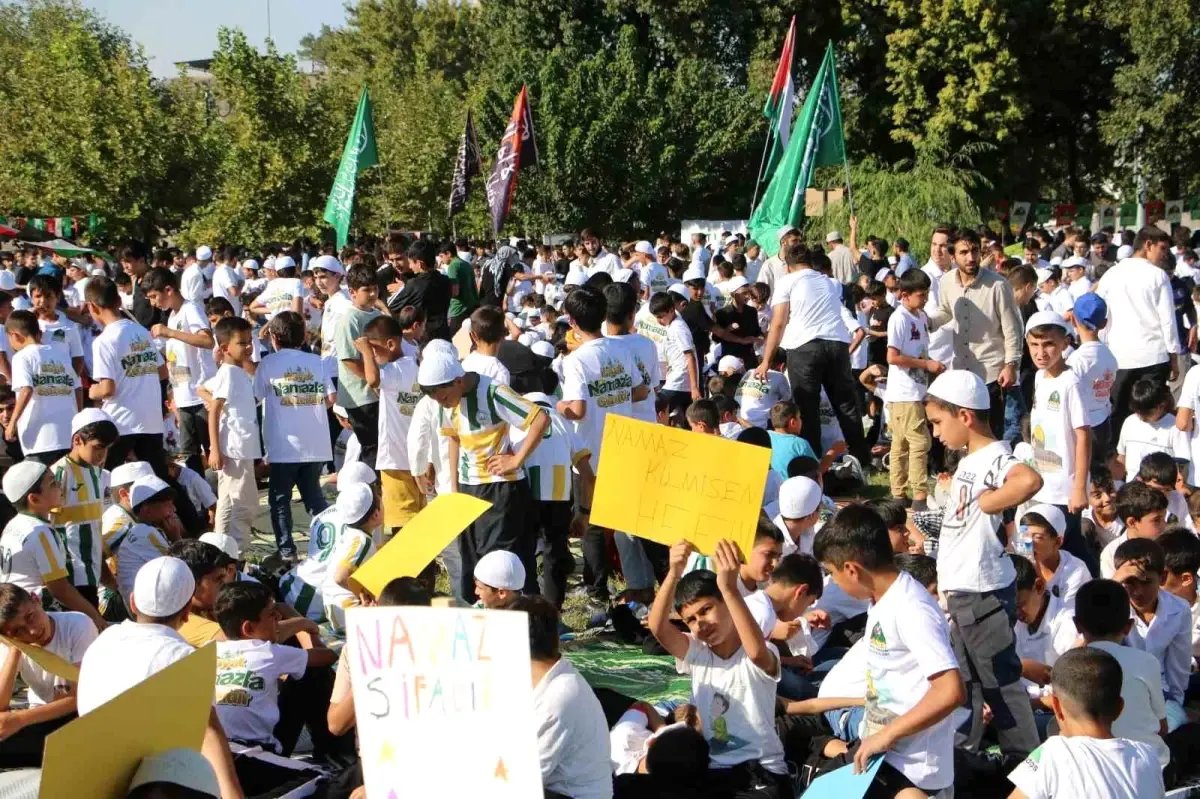 Diyarbakır'da 'Hayat Namazla Güzel' Etkinliği Düzenlendi