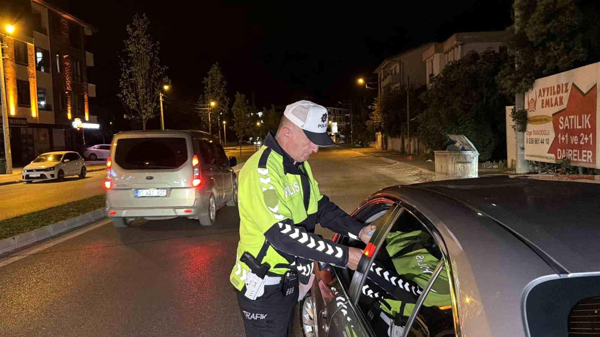 Düzce'de Polis Denetimleri Sürüyor