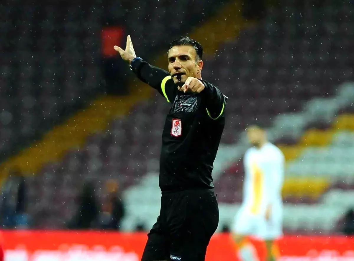 Fenerbahçe-Antalyaspor Maçında VAR Hakemi Özgür Yankaya