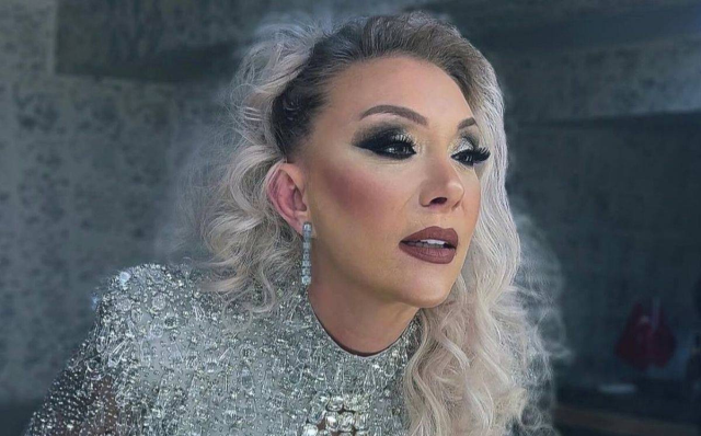 hilal cebeci gullu nun cenazesine celenk gonderen 19094906 2063 m