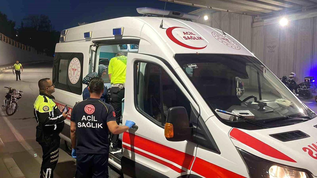 Karaman'da Motosiklet Kazası: Genç Kız Yaralandı