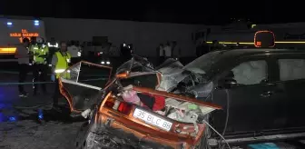 Manisa'da otomobil ile kamyon çarpıştı: 5 ölü, 6 yaralı
