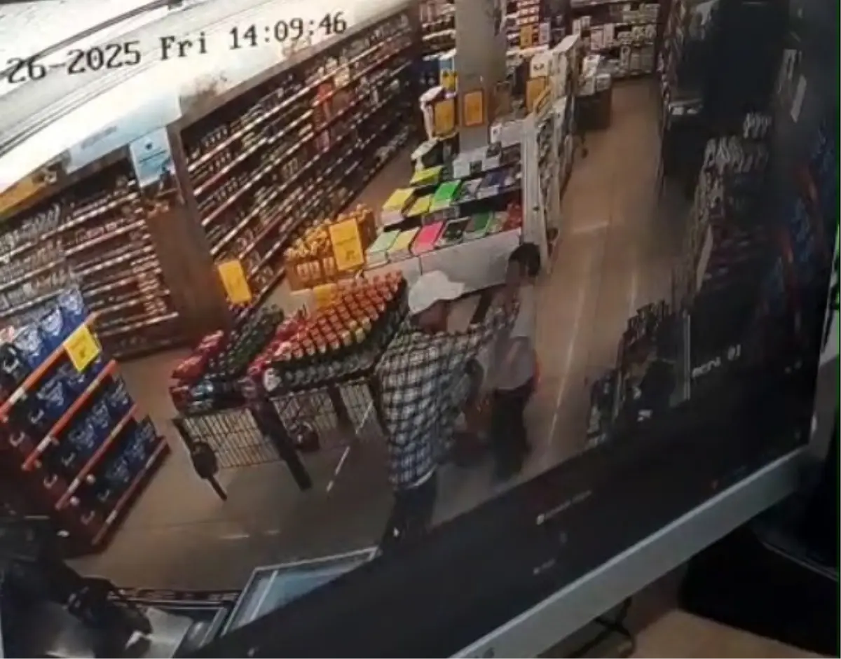 Market Önünde Otizmli Çocuğa Saldırı