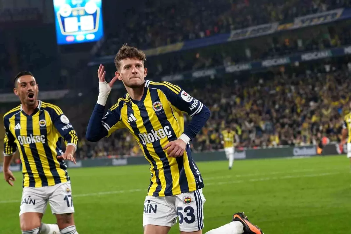 Szymanski, Fenerbahçe'yi Antalyaspor Önünde Zafere Taşdı