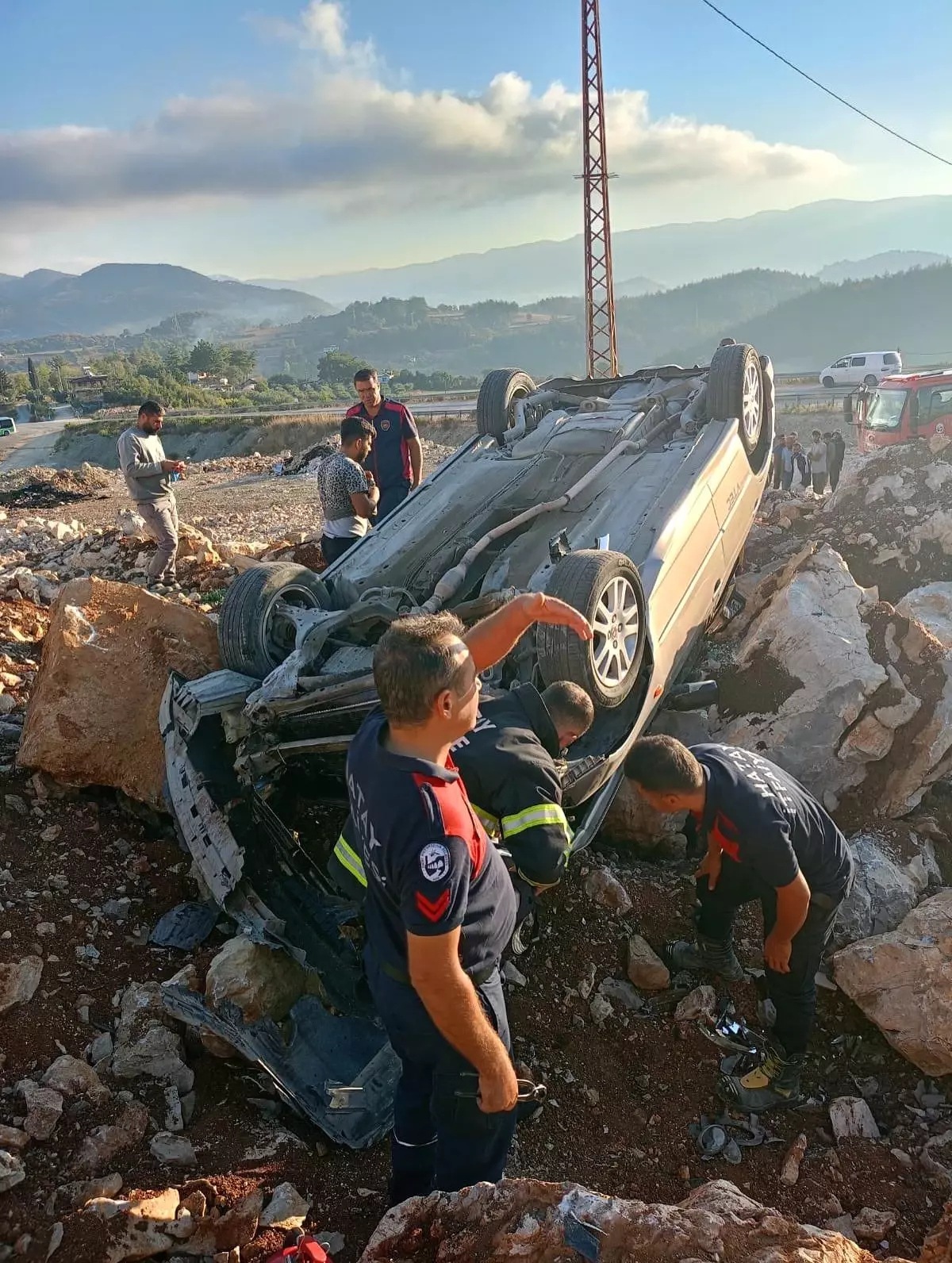 Hatay'da Kontrolü Kaybeden Otomobil Takla Attı