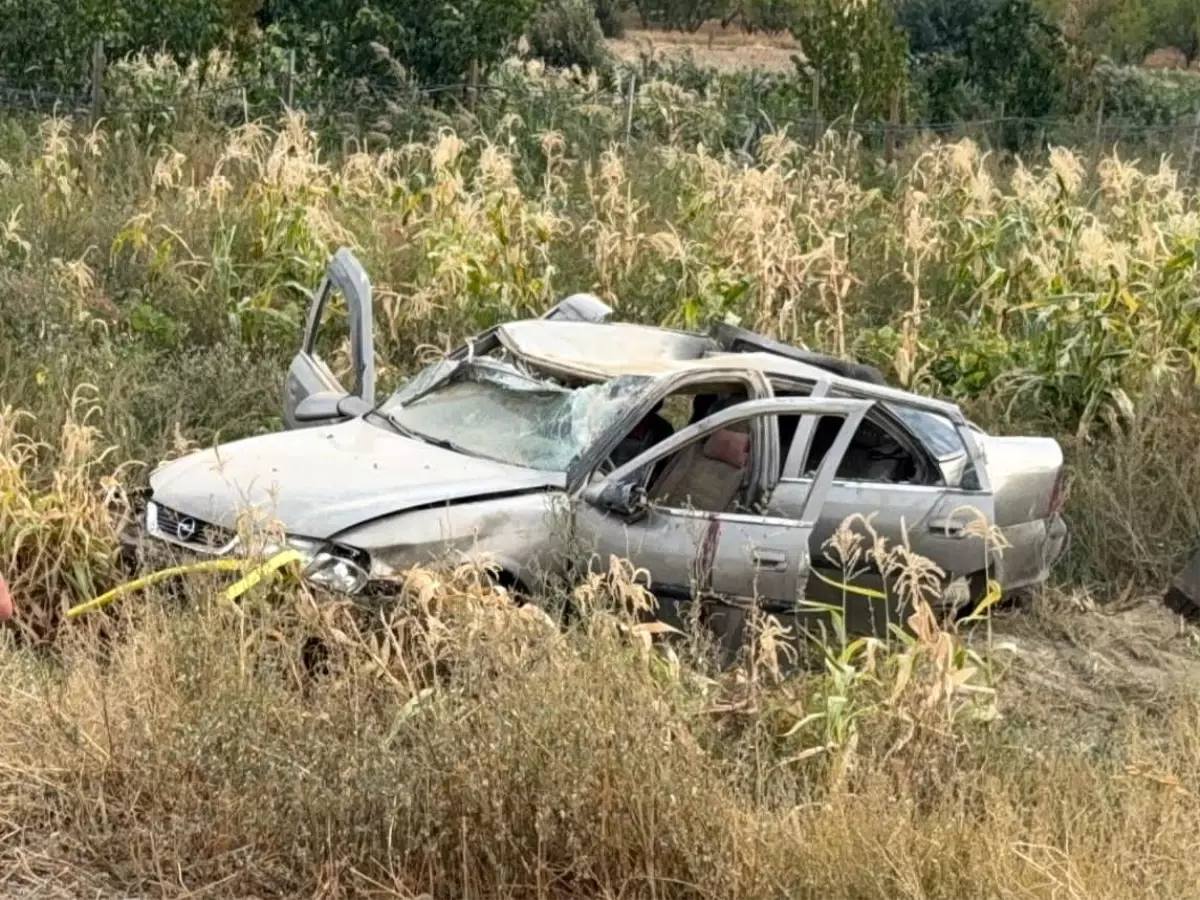 Afyonkarahisar'da Takla Atan Otomobilde 2 Yaralı