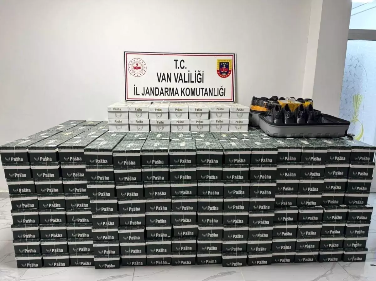 Van'da 1 Milyon TL Değerinde Kaçak Ayakkabı Ele Geçirildi