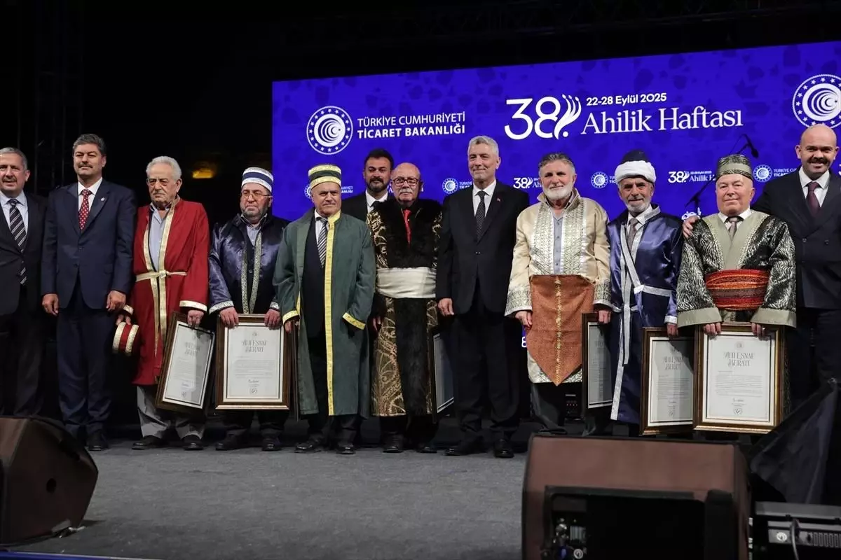 Sakaryalı Süpürge Ustası Salim Öztürk'e Ahilik Esnaf Beratı