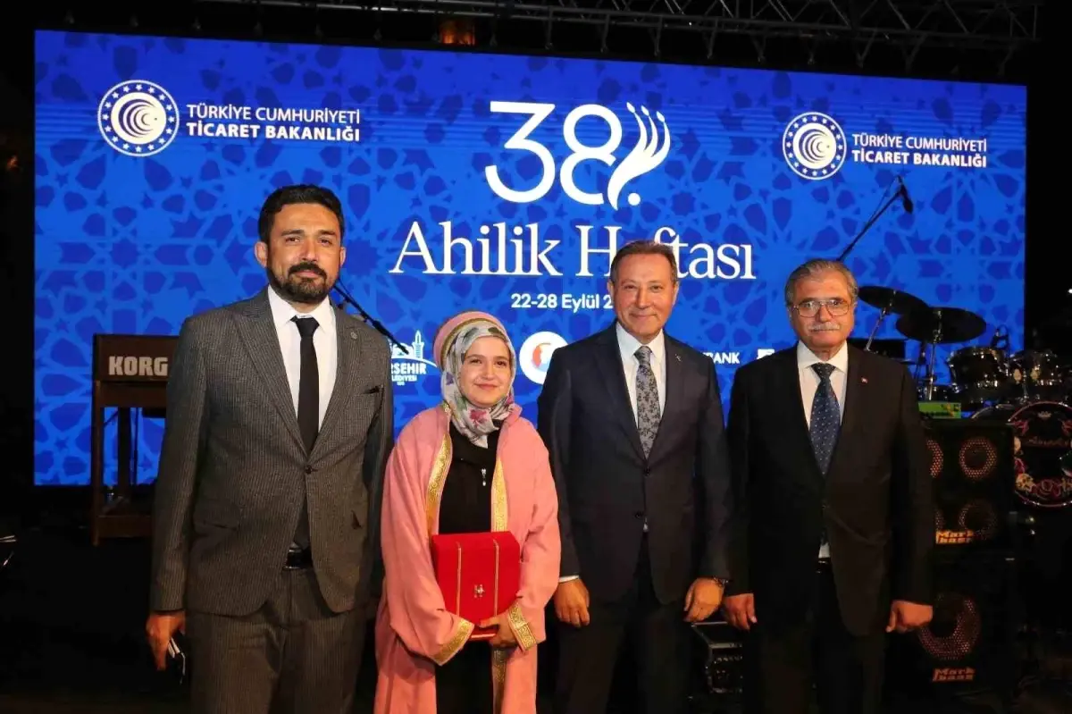 Konya'nın Gururu Rahime Nur Altın, 2025 Yılı Türkiye Çırağı Seçildi