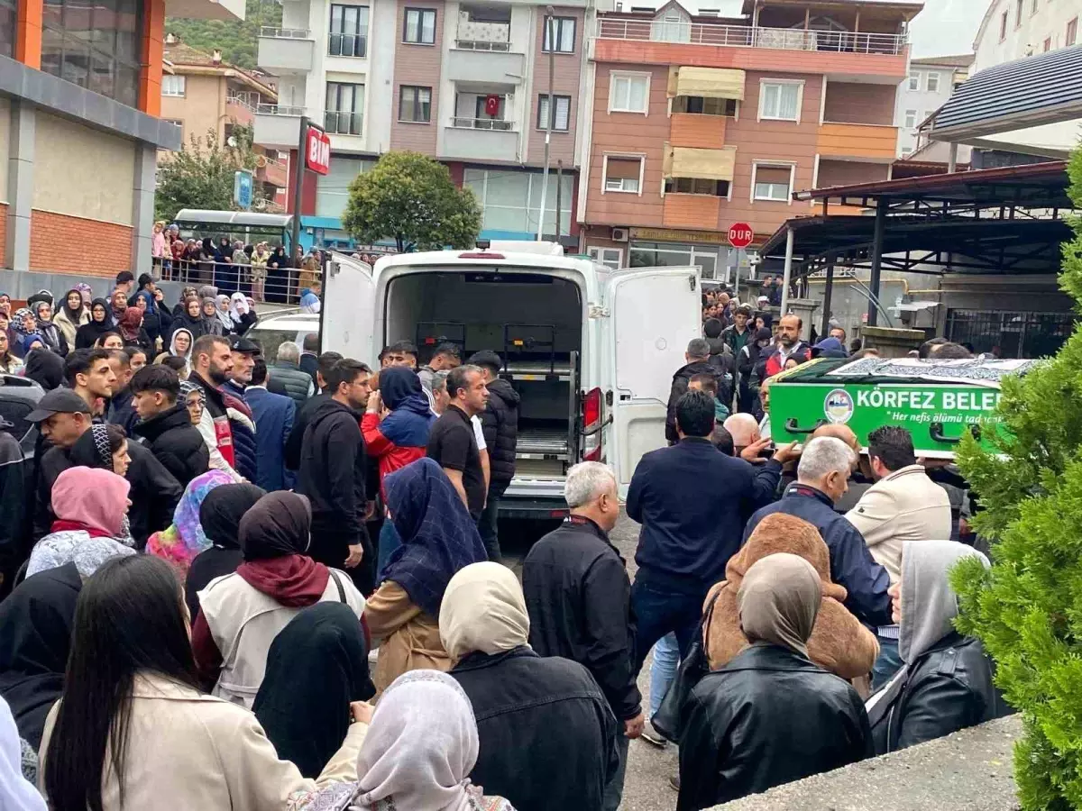 Kocaeli'de Trafik Kazası: Genç Hayatını Kaybetti