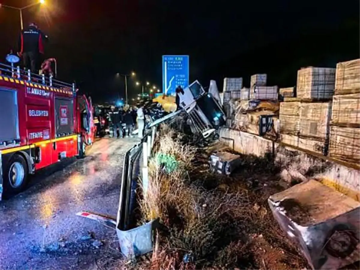Amasya'da Tanker Devrildi, Sürücü Yaralandı