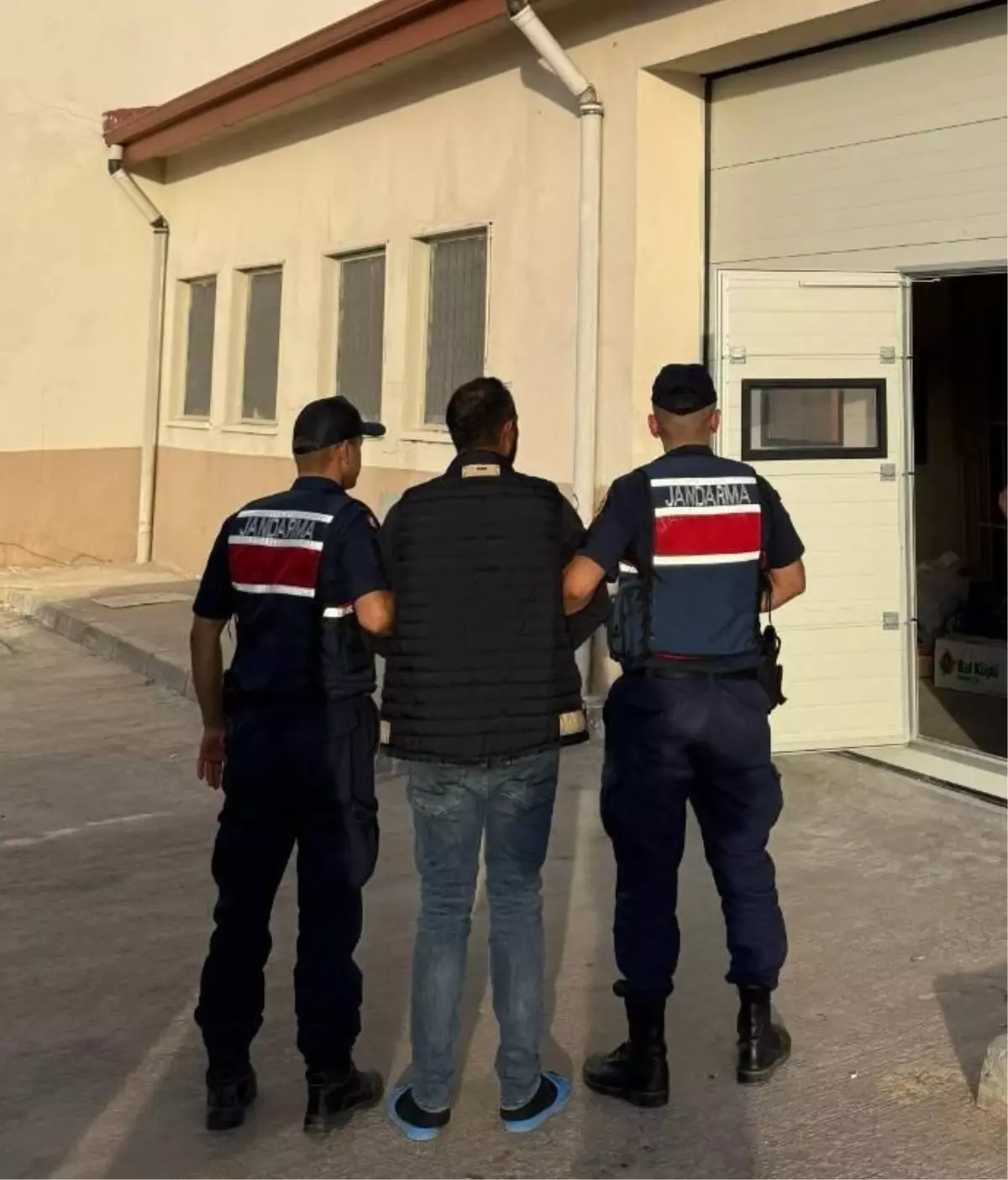 Kırşehir'de Aile Katliamı: Çift Bıçakla Öldürüldü, Kuzenler Yaralandı