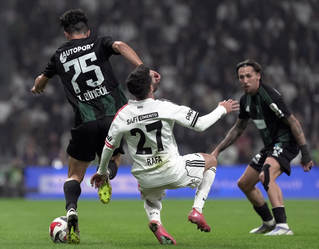 Beşiktaş derbi öncesi uçuşa geçti