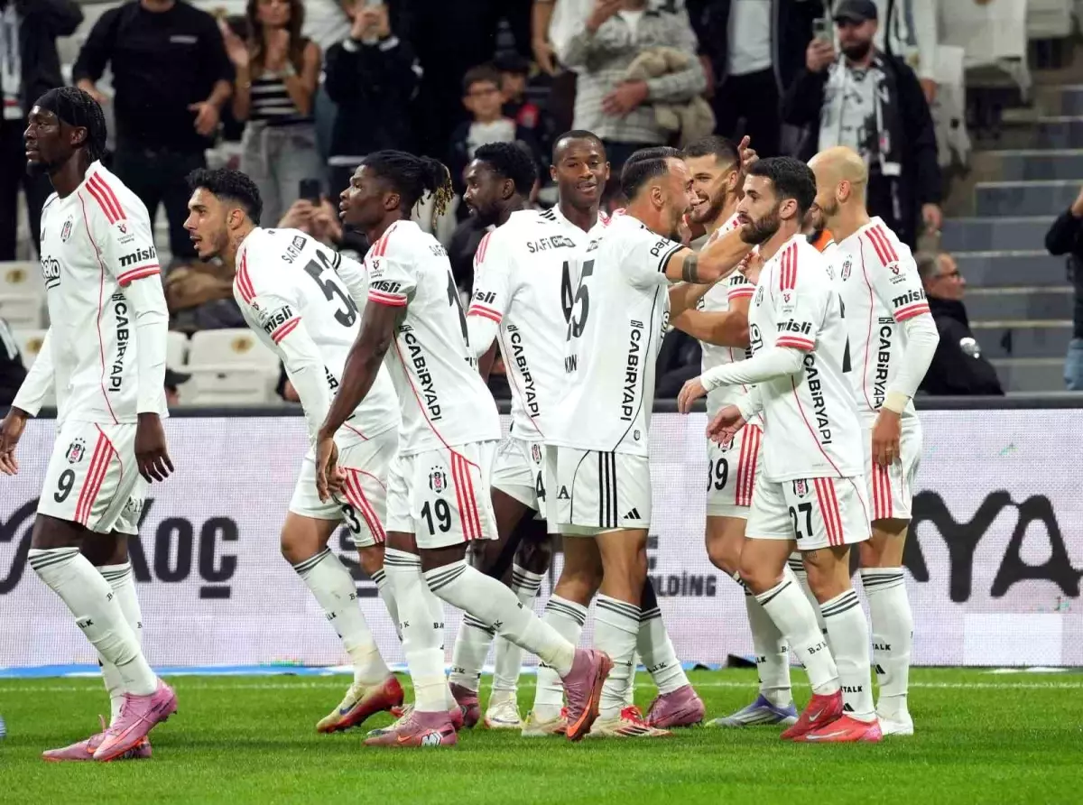 Beşiktaş, Kocaelispor'u 3-1 Yenerek Evindeki Galibiyet Serisini Sürdürdü
