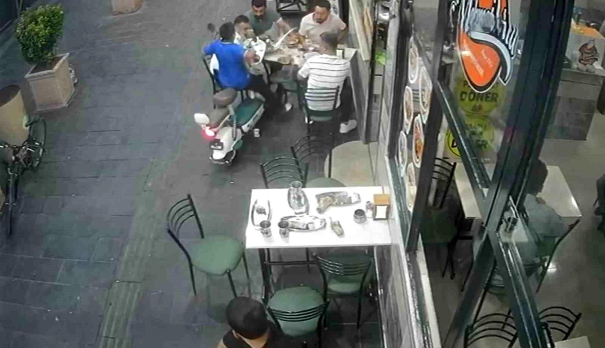 Gaziantep'te Elektrikli Bisiklet Lokantaya Daldı