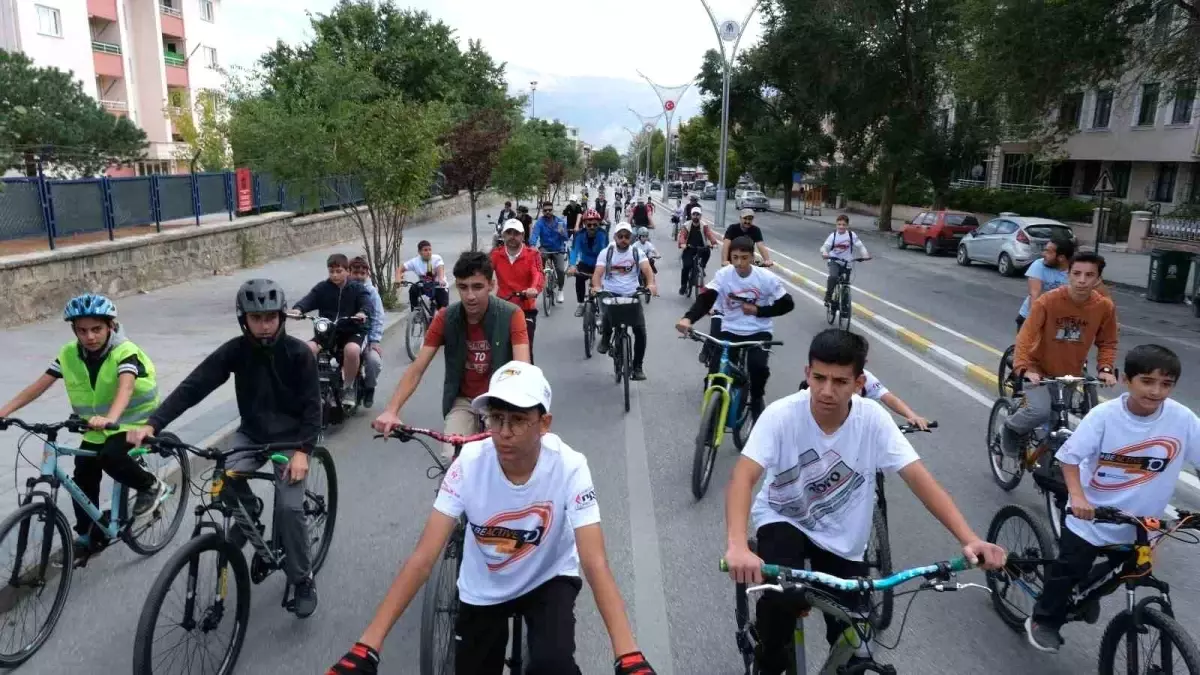 Erzincan'da Avrupa Spor Haftası Bisiklet Turu Coşkusu