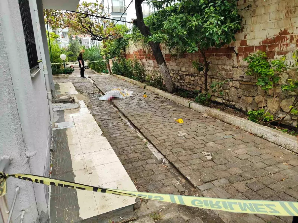 Kuşadası'nda Balkonundan Düşen Genç Kadın Hayatını Kaybetti