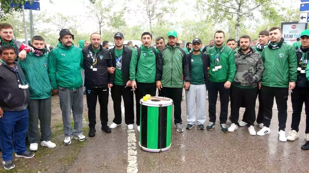 Kocaelispor Taraftarı Beşiktaş Maçı İçin İstanbul'a Yola Çıktı