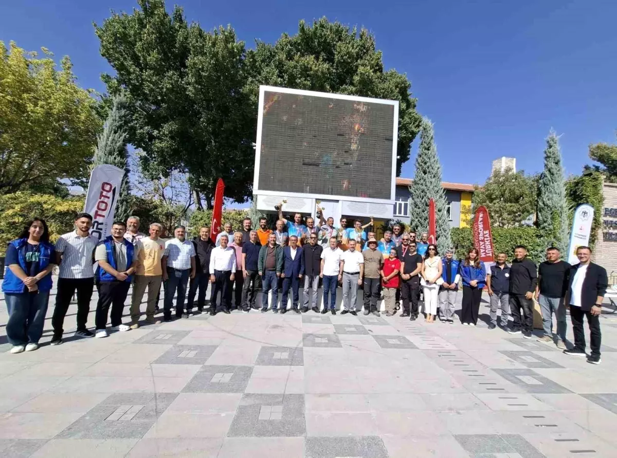 Uluslararası Karapınar Yelkenkanat Şampiyonası'nda Ödül Töreni